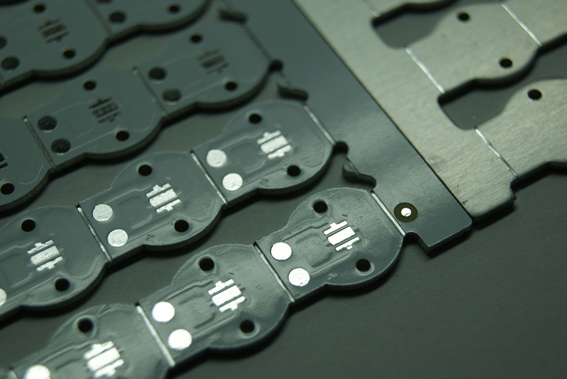 High Thermal Conductivity Metal PCB Featuring White Silkscreen and 0.1mm Min. Silkscreen Bridge for Thermal Management
