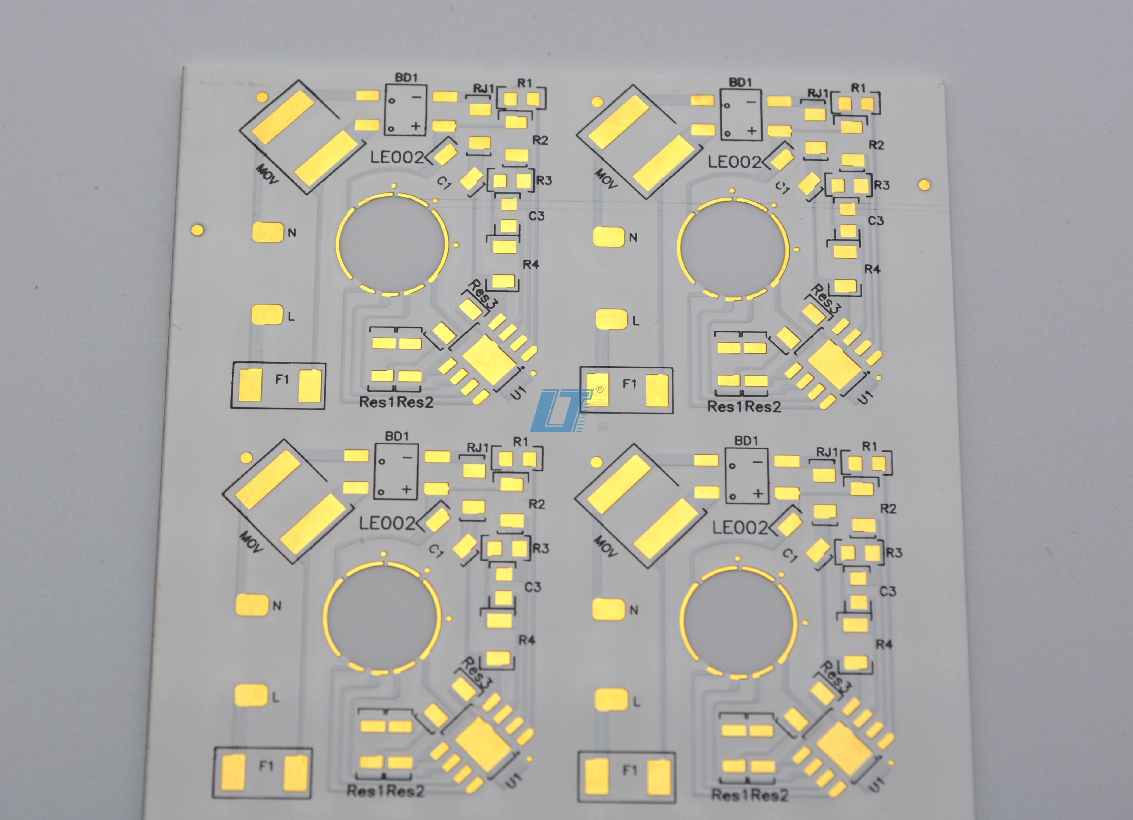 Durable Size 2mm~200mm Ceramic PCB Board AL2O3 ALN Black Solder Mask